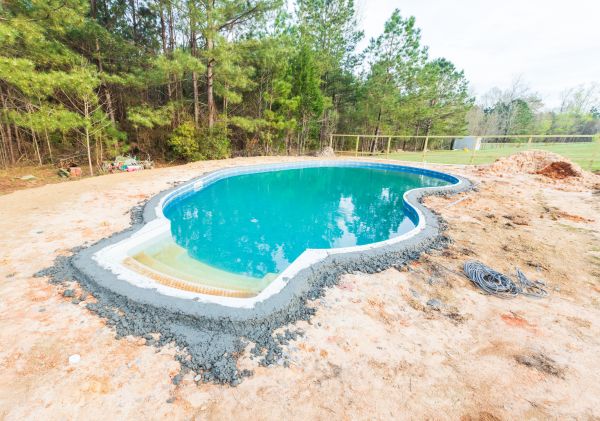 Pool Landscape Leveling in Navarre