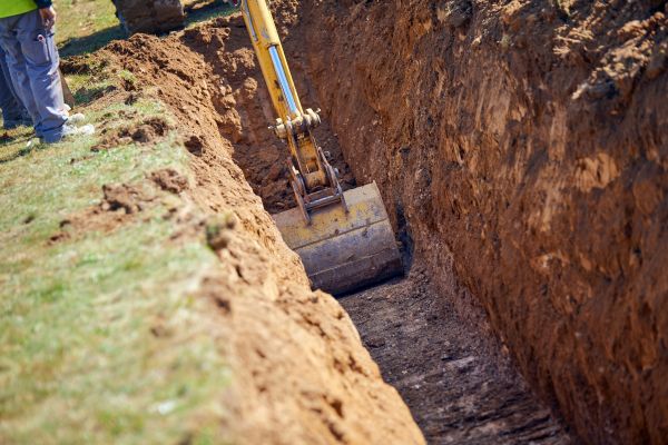 Ditch Cutting in Navarre