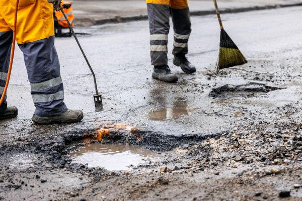 Gravel Pothole Repair in Navarre